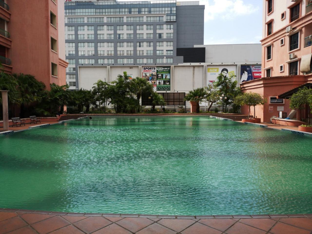 Marina Court Luxury Penthouse Aparthotel Kota Kinabalu Luaran gambar