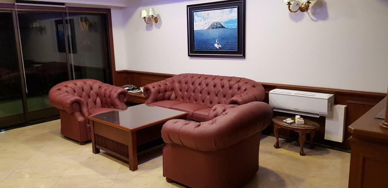 Marina Court Luxury Penthouse Aparthotel Kota Kinabalu Luaran gambar